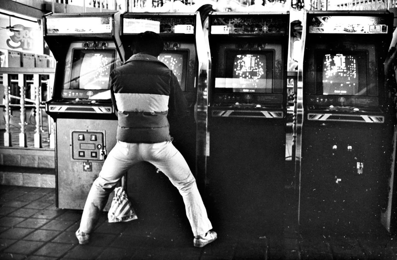 Illustration for article titled Capturing the Coolness of California Arcades in the Early 80s